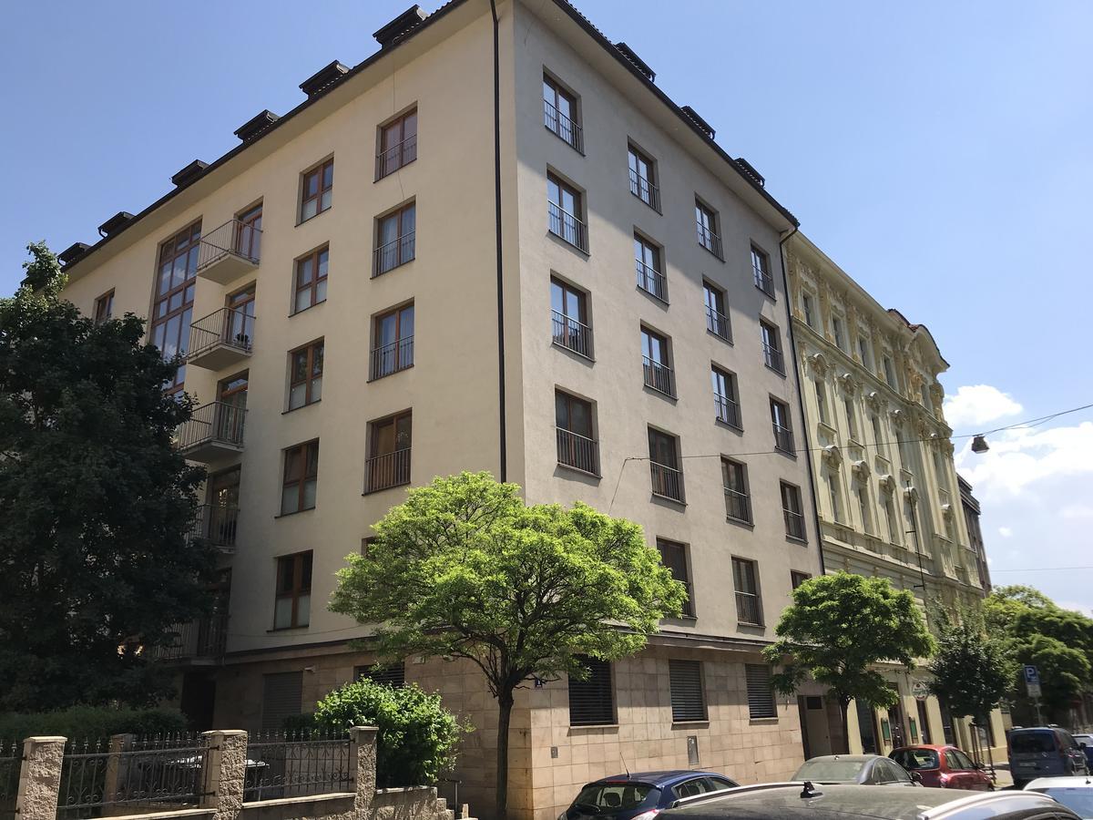 Beautiful Apartment In Central Residence براغ المظهر الخارجي الصورة