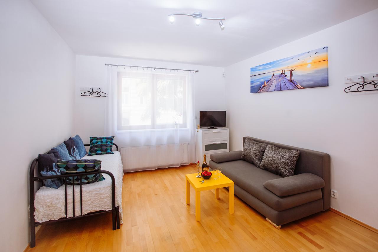 Beautiful Apartment In Central Residence براغ المظهر الخارجي الصورة