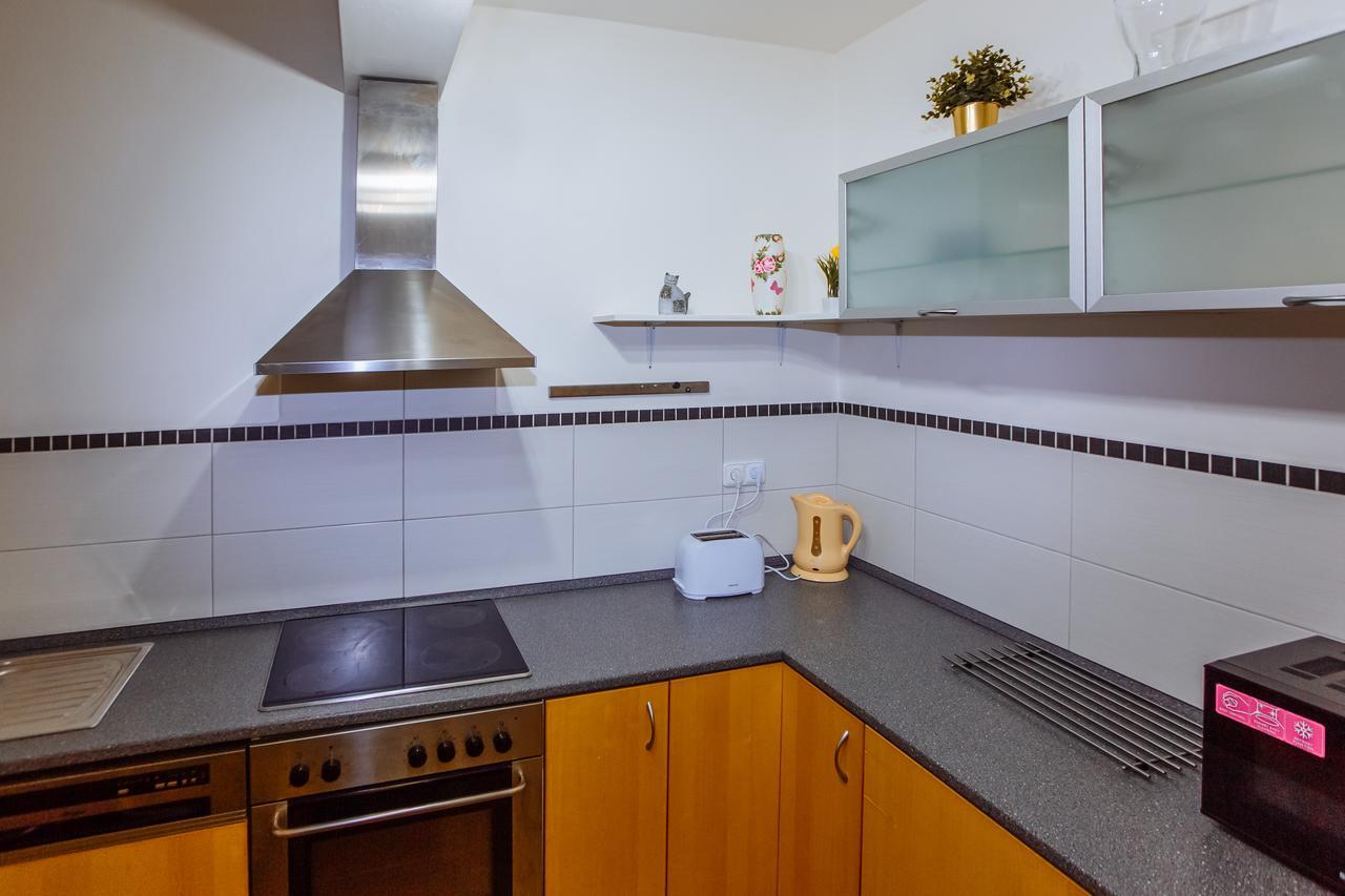 Beautiful Apartment In Central Residence براغ المظهر الخارجي الصورة