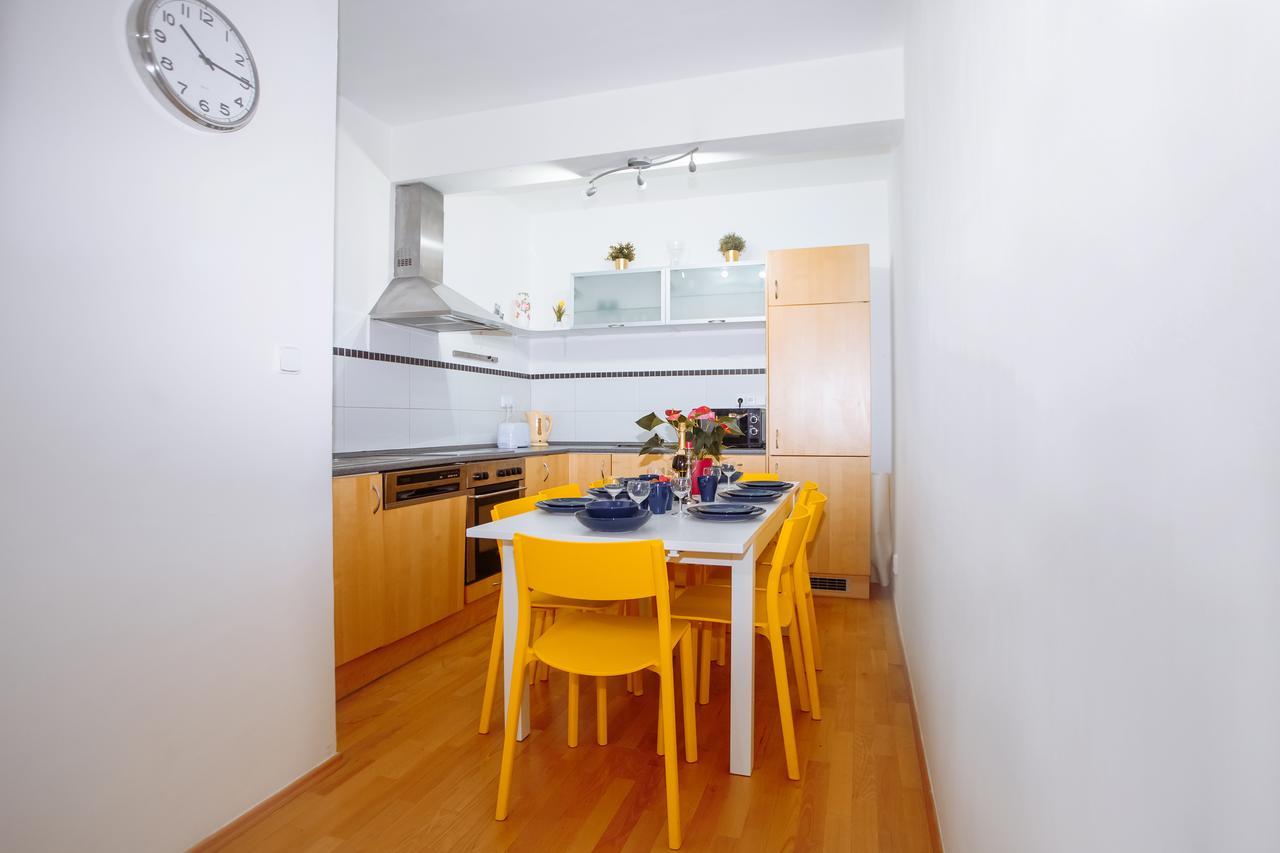 Beautiful Apartment In Central Residence براغ المظهر الخارجي الصورة