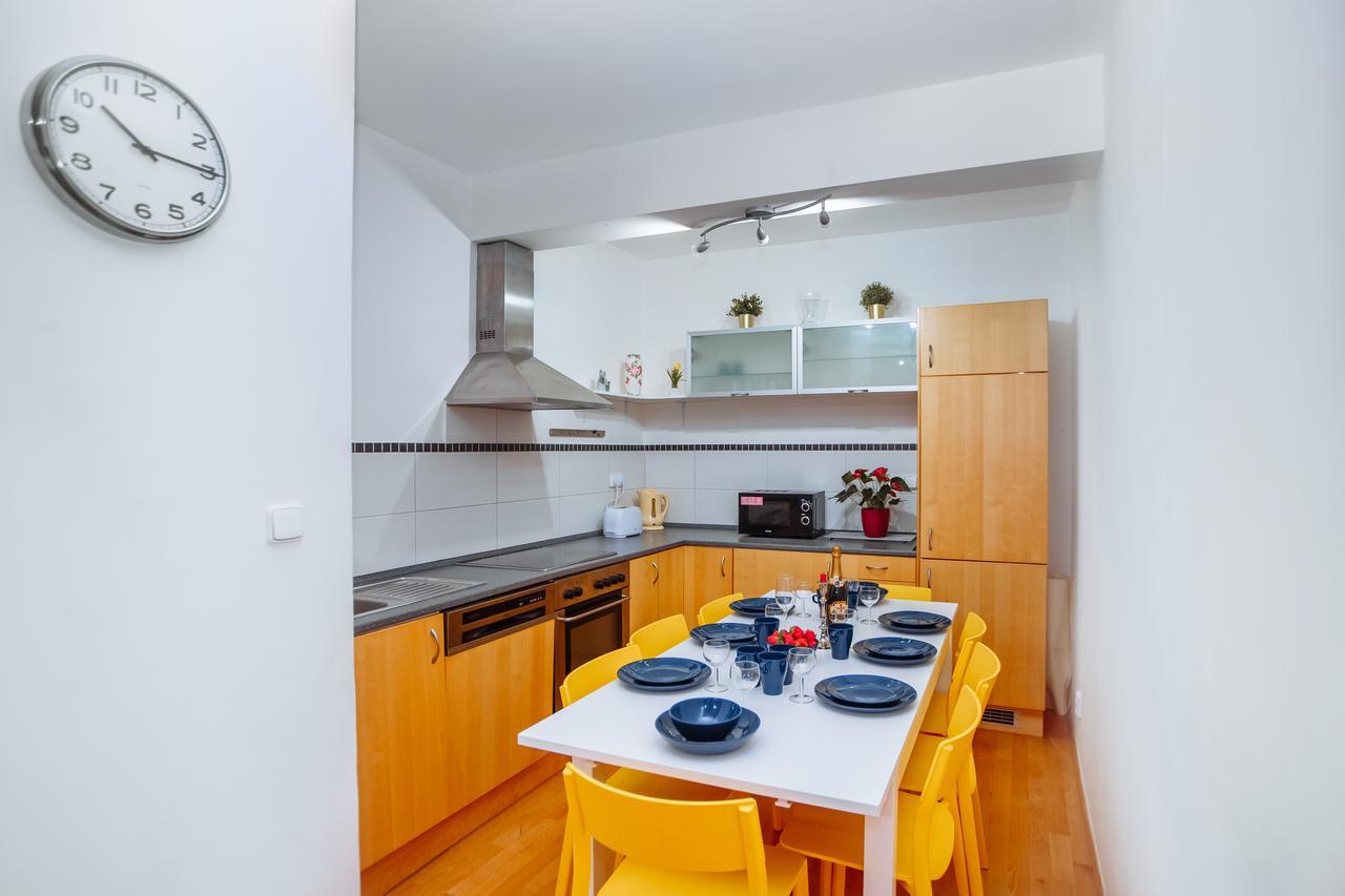 Beautiful Apartment In Central Residence براغ المظهر الخارجي الصورة