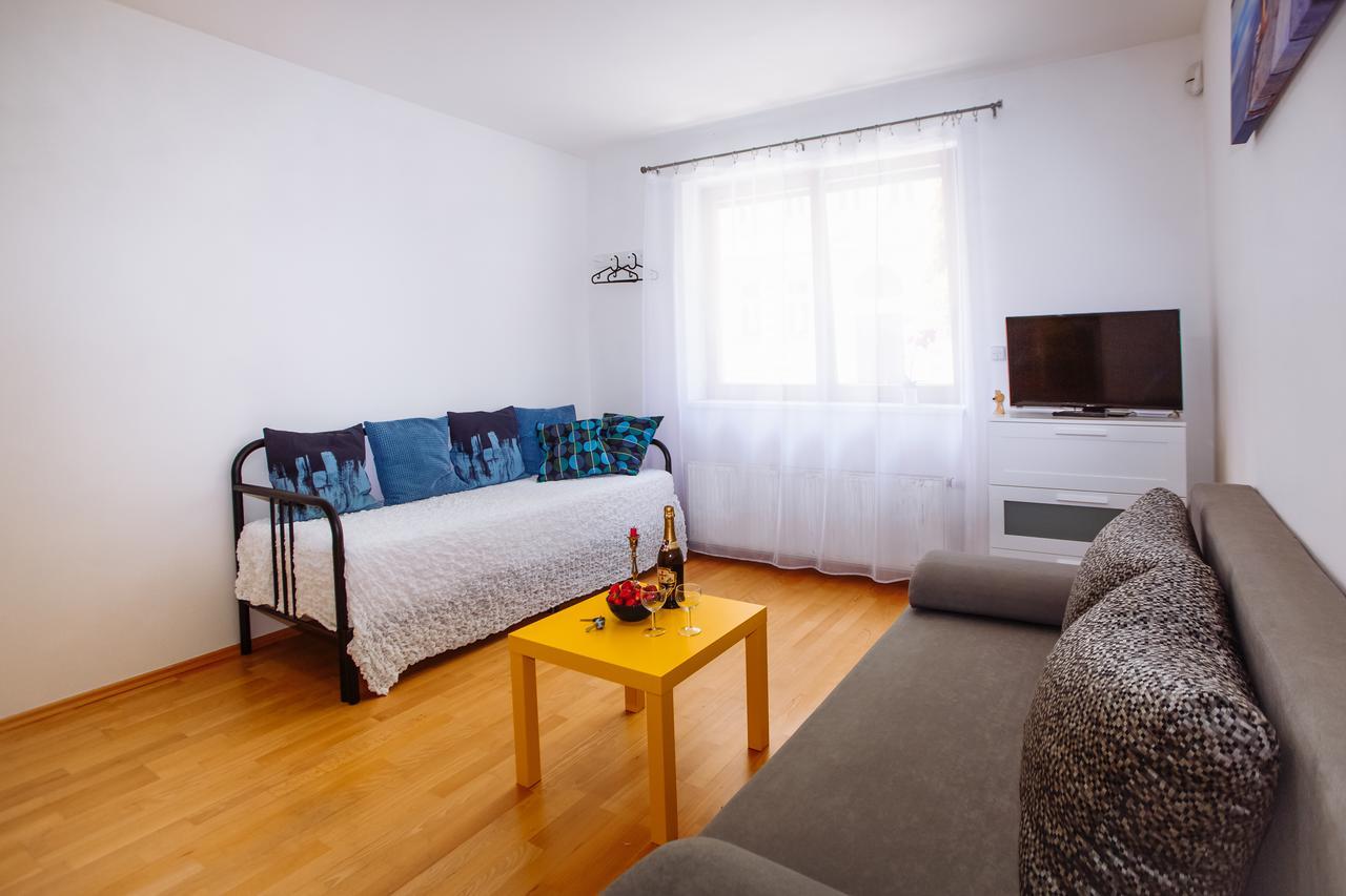 Beautiful Apartment In Central Residence براغ المظهر الخارجي الصورة